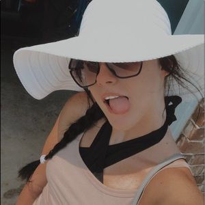 Meet your Posher, Jena